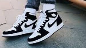 Air Jordan 1 Retro High Twist Black And White Jordan 1 Retro High Twist W In 2020 Jordan 1 Retro High Black Nikes Jordans