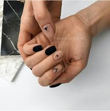 Hematoma subungueal es el nombre técnico que reciben en medicina las uñas negras de los pies. Simple Nails Ideas Manicura De Unas Unas Cortas Redondas Decorados Para Unas Cortas
