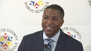 Some parents pushing to not renew FCPS superintendent's contract in Fayette  County KY, citing concerns over spending and leadership ahead of school  board meeting