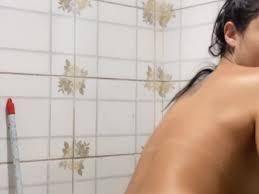 Lett Silverio nua no banho rebolando sua bunda gostosa - Porno Xota