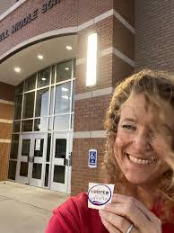 Kate Gentry's Instagram, Twitter & Facebook