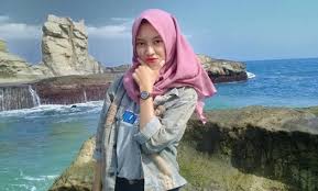 Foto wanita cantik wanita cantik hijab kekinian. 10 Gambar Pantai Klayar Pacitan Harga Tiket Masuk Jalan Menuju Beach Jawa Timur Jejakpiknik Com