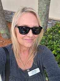 Gina Veltri's Instagram, Twitter & Facebook