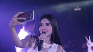 Download lagu mp3 jaran goyang nella kharisma gratis. Video Jaran Goyang Jadi Andalan Nella Kharisma Raih Pendapatan Fantastis Dari Youtube Tribunnews Com Mobile