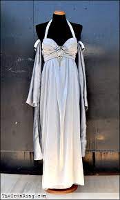 Daenerys Targaryen S Wedding Gown With Brooch Etsy Dress Up Dresses Got Costumes