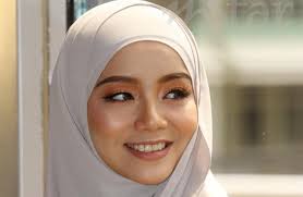 Drama terbaru adaptasi novel meh sandar pada aku karya aifa batrisya bakal menemui penonton di slot dahlia tv3. Fuh Mira Filzah Melaram 20 Pasang Baju Raya Hiburan Mstar