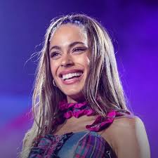 TINI TINI MUACK 💋 Hay fuertes rumores de que @tinistoessel viene a  #Paraguay en julioooo. 👁👄👁 como dices que dijisteeee?! 😱 Ampliaremos…  #HEiNow #tini #tinistoessel #latriplet