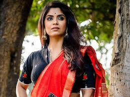 Kevin then removed his jacket and left hell's kitchen forever, meaning he's no longer in the running to win a head chef position at chef ramsay's steakhouse at the paris hotel in las. Sayantani Ghosh Shuts A Troll Who Asked Her Bra Size Recalls I Too Have Kept Quiet So Many Times Feeling Uncomfortable When I Saw A Man Staring At My Bre Ts The