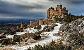 Le cachet correspond au tarif syndical tv, 126,64. Le Chateau De Loarre En Espagne Un Decor Digne Du Nom De La Rose Les Chroniques De L Histoire