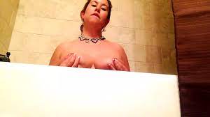 Badezeit fingern | xHamster