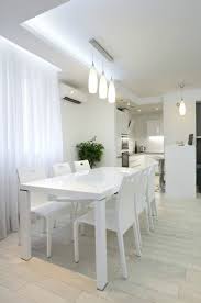 Cuisine Et Salle A Manger 2 En 1 Avec Un Faux Plafond Et Eclairage Indirect Led En Blanc Plafond Cuisine Faux Plafond Cuisine Faux Plafond