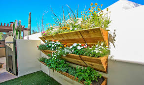 Organic herbs and vegetables, thrive in our living walls. Vertical Farming Systems Residential Flower Street Urban Gardens