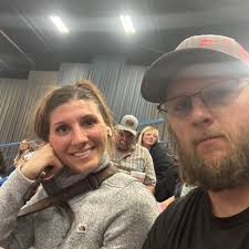 Who repairs pipe fences in Ada Oklahoma?