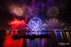 The mayor of london kept the firework display secret to avoid crowds gathering during the 10.8million tuned into bbc one to watch the unannounced fireworks display that startled many in. Willkommen Im Neuen Jahr So War Das London New Year S Eve Fireworks 2020 Stagr Festivals Konzerte News