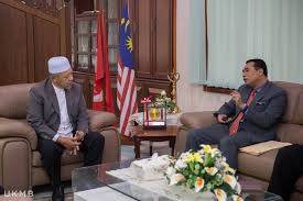 Berikut adalah contoh surat kunjungan yang akan dikirim ke tempat yang akan dikunjungi. Kunjungan Hormat Pengarah Sprm Kelantan Yang Baharu Ke Pejabat Dato Mb