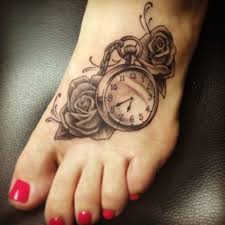 Here are some of the clock tattoo designs that you can get done on your body. 22 Cute Clock Tattoo Ideas For Women Styleoholic