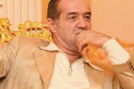In november 2001, becali and his bodyguards insulted and physically abused malonga parfait, the host of the satirical football tv show fotbal la maxx. Becali A Injurat O Jurnalista Care L A Intrebat Despre Declaratia De Avere Mobile