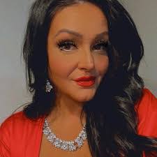 Melissa Hoak's Instagram, Twitter & Facebook