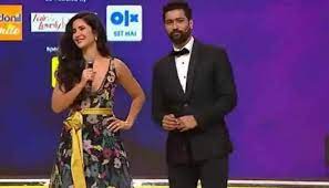 Katrina kaif and vicky kaushal hide, ignore media at 'shershaah' screening. Sznjucadqt0cpm
