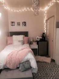 If your teen loves curvy if your teen loves modern, let them have some bold colors and patterns to bring life to. Pin On Small House