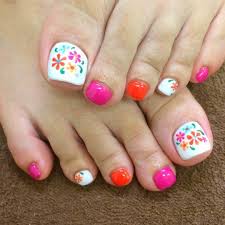 En este video te enseñamos gratis cómo decorar las uñas de tus pies de la mejor manera y de la forma más sencilla. Arreglos De Unas 2019 Para Pies Unas Decoradas