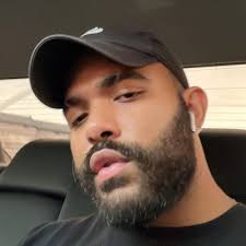 lia moore (@LiaRoseMoore)