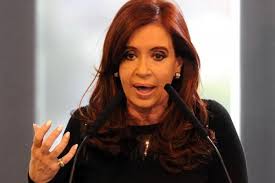 CFK llamó a pesificar: Vos Fernández estás primero en la fila con bonete