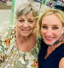 This lady right here ❤️ She worked for WVTM 13 for 35 years and was my  angel when I first moved to #alabama over 20 years ago. What a blessing to  run into Janice 🥰