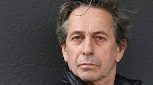 Alfredo castro is a 65 year old chilean actor. Alfredo Castro Recibio Premio En El Festival De Venecia E Hizo Un Llamado A Restituir Los Fondos Para El Cine Chileno Emol Com