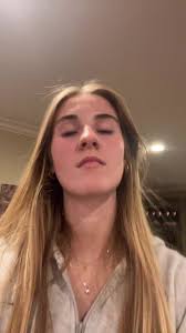 Clara (@clara.hampton)