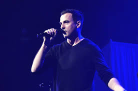 While the cause of death is undisclosed, the 90's heartthrob died from an apparent suicide. Tommy Page Singer And Former Billboard Publisher Dies 46 Billboard Billboard