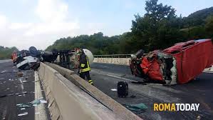 In alternativa a chi viaggia. A1 Incidente Tra Ponzano E Magliano Sabino Si Ribalta Autocisterna 2 Feriti