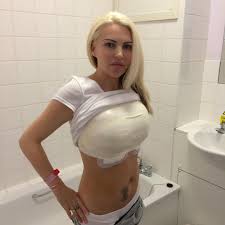 Scots mum-of-four who says her £45k bum lift is the best money ever spent  is desperate to become the most enhanced woman in Britain | The Scottish Sun