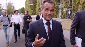 Jan kees de jager was born on february 10, 1969 in kapelle, zeeland, netherlands as jan cornelis de jager. Oud Minister Onherkenbaar Nadat Hij 50 Kilo Afvalt Binnenland Ad Nl