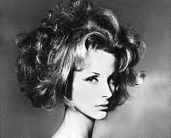 Dolores Guiness 1961 Coiffure Alexandre De Paris Richard Avedon Alexandre De Paris Photographie De Mode