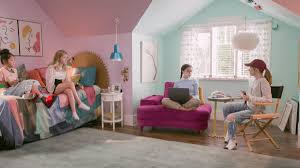 Logan has a bit of a reputation as a lothario, and so, when he and rory are briefly on a break, you know what happened. Netflix Philippines On Twitter Cancer You Re Sentimental And Sensitive And You D Fit Right Into Rory S Room On Gilmore Girls