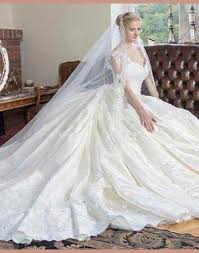 Trägt man selbst das hochzeitskleid, ist man darum bemüht, seine hoffnungen und gefühle im hinblick auf partnerschaften oder beziehungen zu ordnen. Pin Auf Neueste Mode