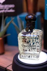 Pack edición limitada de don julio 70, me quito el sombrero, únicamente 700 botellas en colombia. Me Quito El Sombrero De Tequila Don Julio En Apoyo A Bares Y Restaurantes