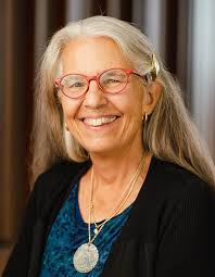 Leslie Francis's Instagram, Twitter & Facebook