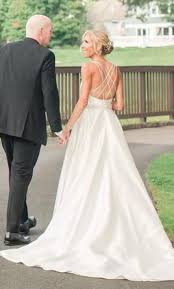 Search Used Wedding Dresses Preowned Wedding Gowns For Sale In 2020 Demetrios Wedding Dress Pnina Tornai Wedding Dress Ball Gown Wedding Dress