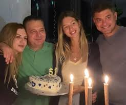 We would like to show you a description here but the site won't allow us. Laura DincÄƒ È™i A SÄƒrbÄƒtorit TatÄƒl In Casa Iubitului Cristian Boureanu Libertatea