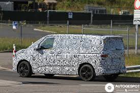 Vw has also been hard at work on the interior of the t7, whose seven seats are now 25 per cent lighter, making them much easier to slide or remove. Volkswagen Transporter T7 Phev 28 June 2020 Autogespot