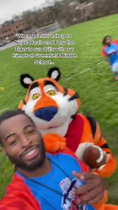 They tried their best! 💙🏈 #missiontiger #frostedflakes #najeeharris  #middleschoolsports #sports #kelloggsfrostedflakes