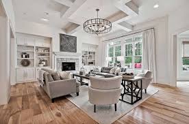 Our top featured room, pictured below, is a luxurious space that's been put together from the beginning with craftsman style in mind. Welcoming Craftsman Style Home With Farmhouse Touches In Arkansas