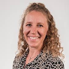 Erin Freeland's Instagram, Twitter & Facebook