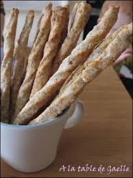Pailles Aperitives Au Parmesan Et Aux Herbes A La Table De Gaelle Recettes De Cuisine Aperitif Recette