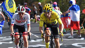 Etapi dirke po španiji ostaja v majici vodilnega kolesarja, odlično pa se na roglic and pogačar sharing a fit bump, a smile and an arm on the shoulder from rogla to tadej. Tadej Pogacar Hatte Auch Primoz Roglic Den Tour Sieg Gegonnt Eurosport