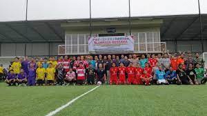 PULUHAN SUPORTER GELAR DEKLARASI DAMAI DENGAN BERMAIN MINI SOCCER - Cyber-Online