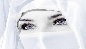 Karena itu, di ayat lain allah menyebutkan bahwa mereka diciptakan langsung besar. Masya Allah Ini 11 Gambaran Bidadari Surga Menurut Al Qur An