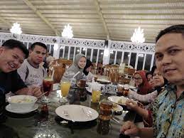 Pondok kopi umbul sidomukti · 16 reviews · 2. Lezatnya Sop Buntut Resto Cafe Istana Kuliner Bandungan Perlu Piknik